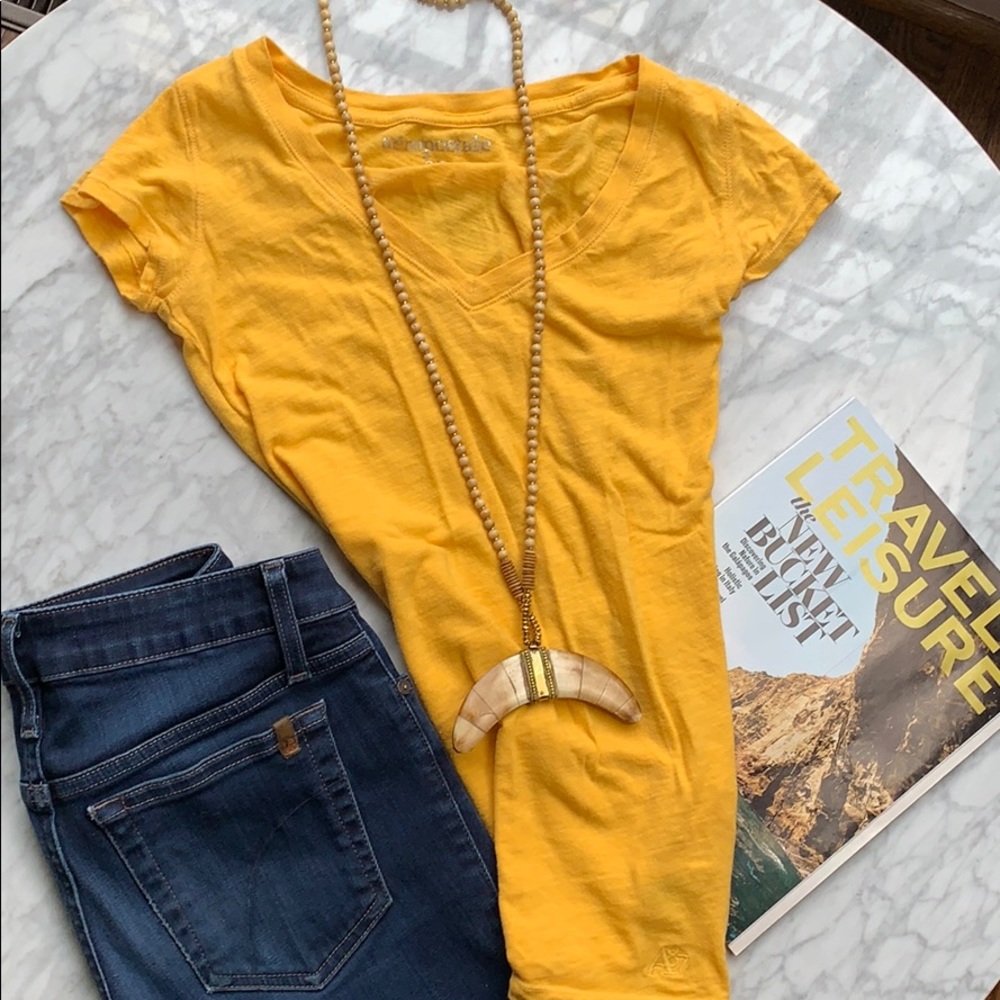 Yellow gold V-Neck T-Shirt